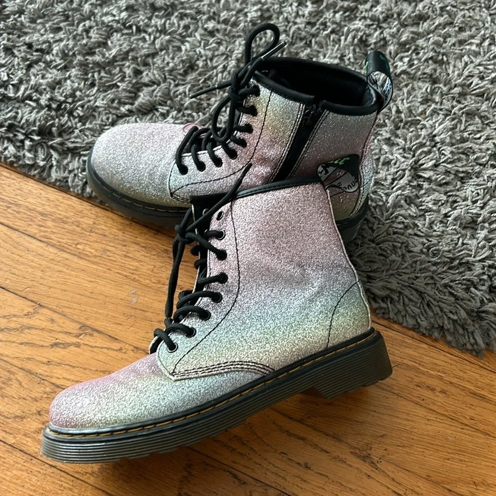 Dr Doc Martens Pascal Rainbow Multicolor Glitter Combat Lace Up Boots Size 3